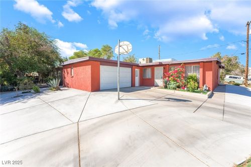 1025 Dumbarton St, Las Vegas, NV, 89110-1104 | Card Image