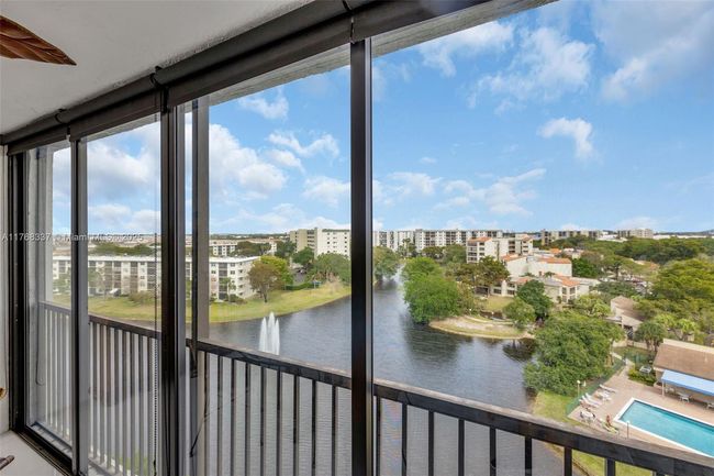 APT-908 - 2334 S Cypress Bend Dr, Condo with 3 bedrooms, 2 bathrooms and null parking in Pompano Beach FL | Image 8