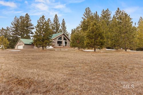 13 Blue Spruce Ct, Cascade, ID, 83611-5316 | Card Image