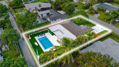 10658 Ne 11th Ave, Miami Shores, FL, 33138-2121 | Card Image