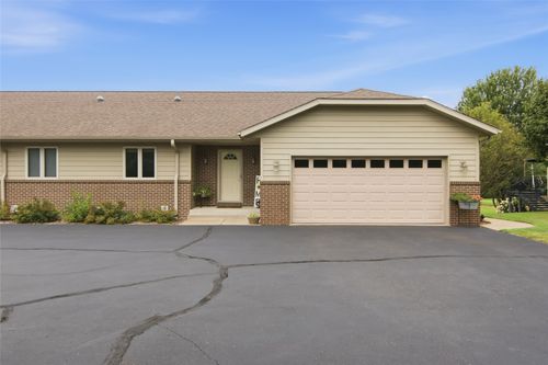 9852 162nd St, Chippewa Falls, WI, 54729-5057 | Card Image