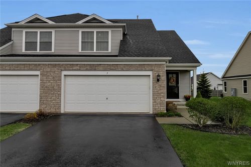 7 Cumberland St, Lancaster, NY, 14086-4452 | Card Image