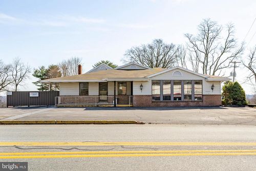 915 N Hanover St, ELIZABETHTOWN, PA, 17022-1306 | Card Image
