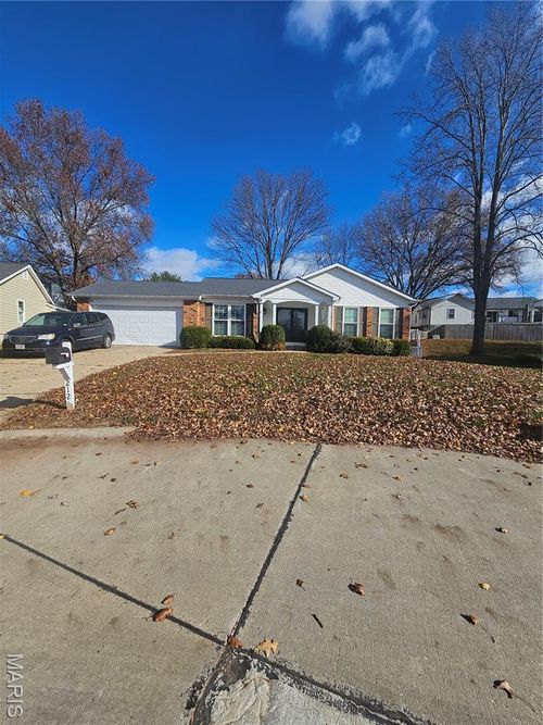 212 Whitehirst Manor Ct, Saint Charles, MO, 63304-5579 | Card Image