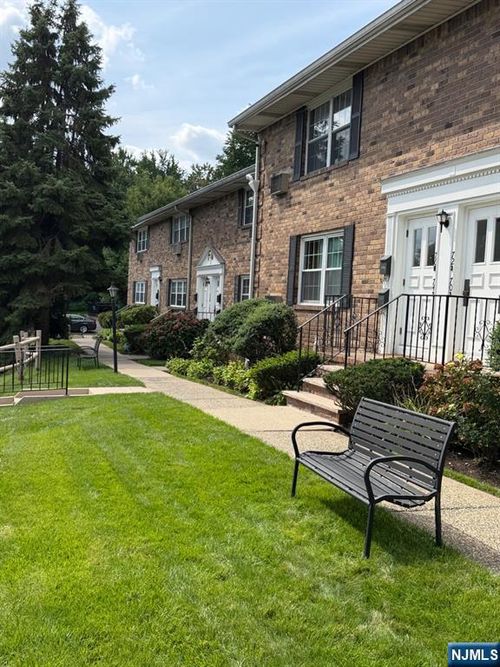 76 E Maple St, Teaneck, NJ, 07666-3802 | Card Image