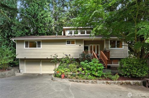 17876 29th Ave Ne, Lake Forest Park, WA, 98155-4012 | Card Image