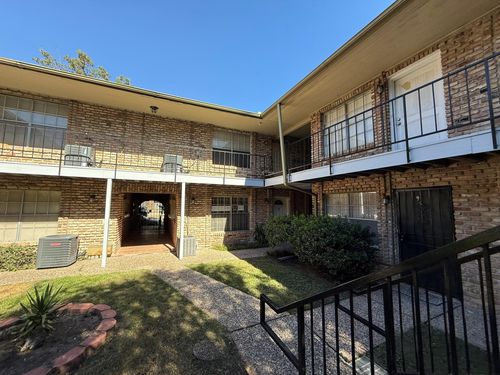 apt-5-6401 Skyline Dr, Houston, TX, 77057-6408 | Card Image