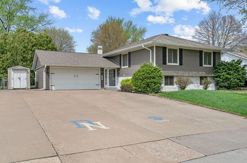 1428 W 57th St, Davenport, IA, 52806-1804 | Card Image