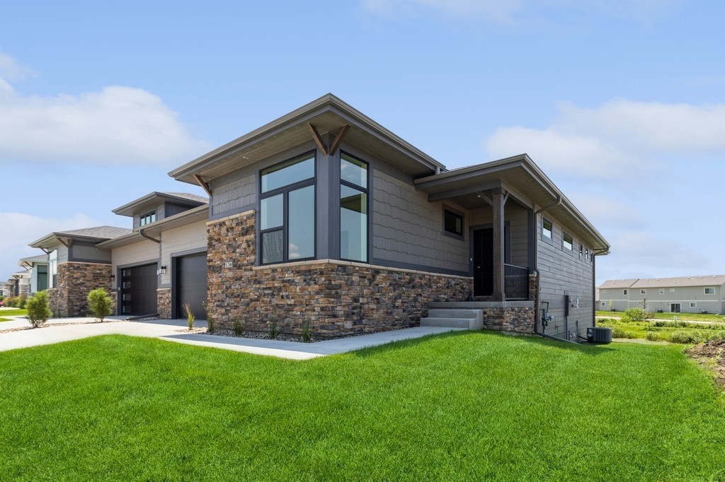 Sunrise Dr, Waukee, IA 50263