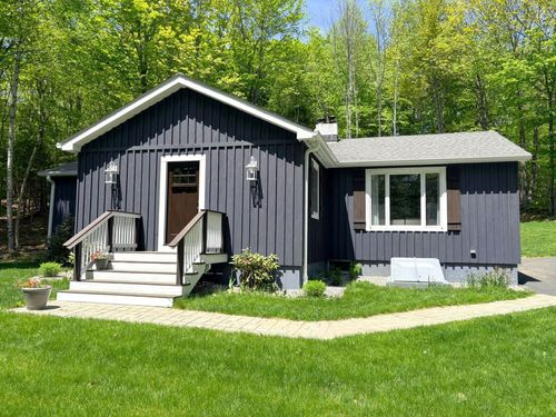 143 Seven Pines Rd, Holderness, NH, 03245-5246 | Card Image