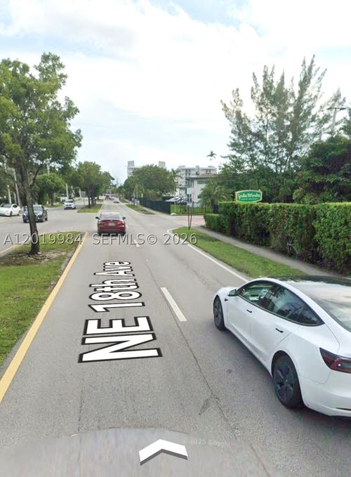813-1-1770 Ne 191st St, Miami, FL, 33179-4221 | Card Image