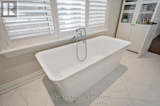 1107 Balfour St, House other with 6 bedrooms, 4 bathrooms and 6 parking in Fenwick ON | Image 25