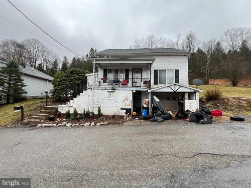 3 Golf Rd, BARNESVILLE, PA, 18214-2808 | Card Image