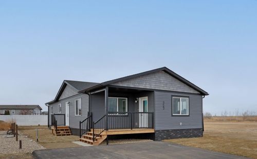 323 20 St E, Brooks, AB, T1R0W9 | Card Image