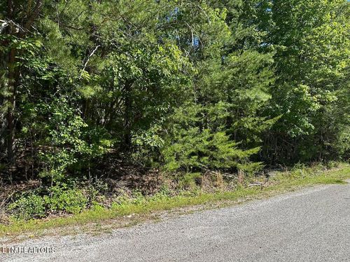 16 Norwood Pl, Crossville, TN, 38558-6475 | Card Image