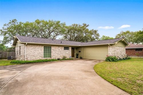 1108 David St, Sinton, TX, 78387-2916 | Card Image