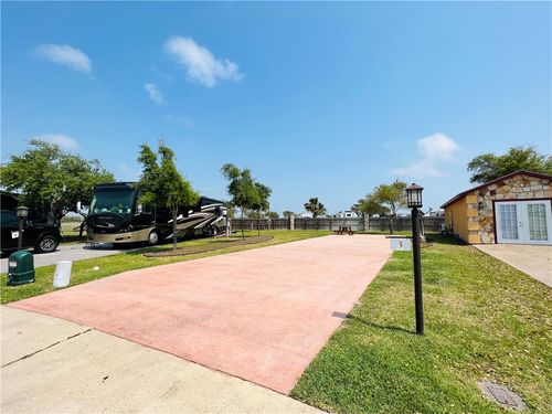 3 Augusta Cir, Aransas Pass, TX, 78336-2208 | Card Image