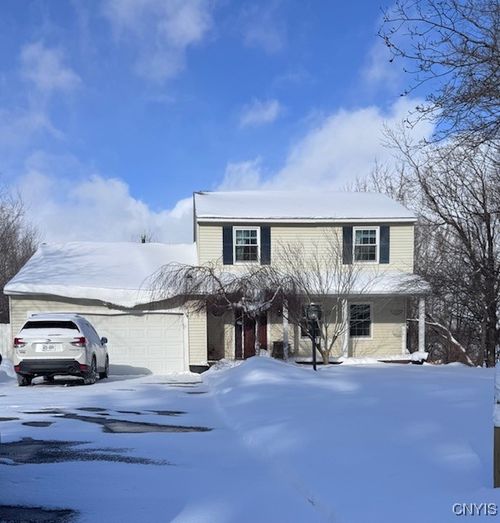 524 Tuscarora Rd, Chittenango, NY, 13037-9731 | Card Image