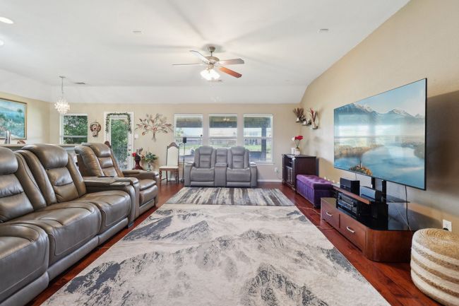 14709 Crystal Lake Dr, House other with 3 bedrooms, 2 bathrooms and null parking in Little Elm TX | Image 4