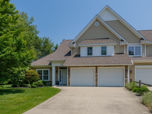 8749 Tiburon Ln, Richland, MI, 49083-8437 | Card Image