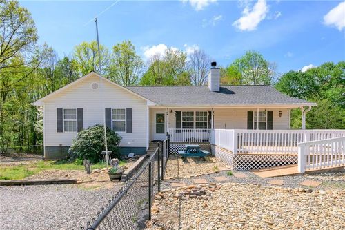 533 Tuckers Grove Rd, Statesville, NC, 28625-8136 | Card Image