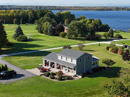 401 Raewyn Ln, Grand Isle, VT, 05458-2341 | Card Image