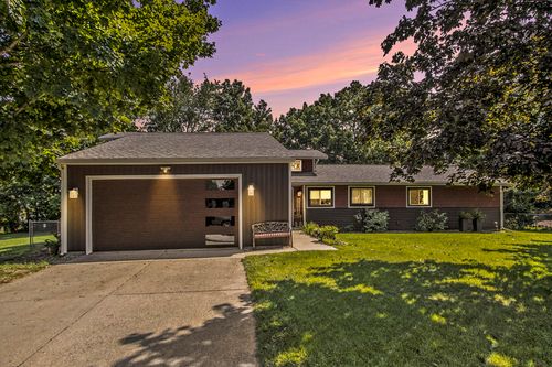 813 Barton St, Otsego, MI, 49078-1584 | Card Image