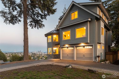 3947 W Barrett Ln, Seattle, WA, 98199-2525 | Card Image