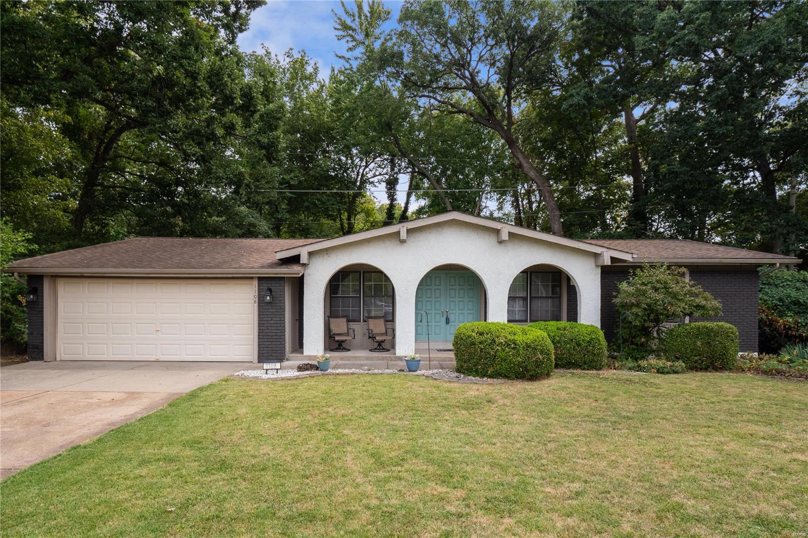 Olde Coventry Dr, Saint Charles, MO 63301