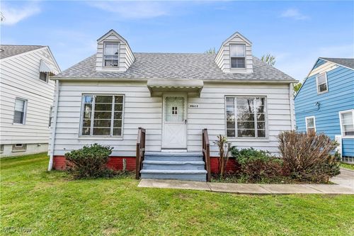 20612 Hansen Rd, Maple Heights, OH, 44137-2003 | Card Image