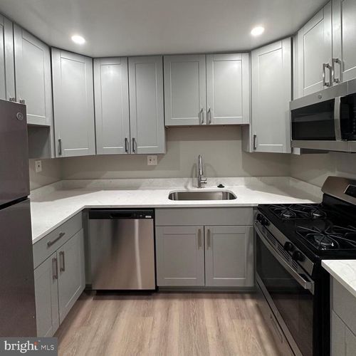 apt-203-3803 Swann Rd, SUITLAND, MD, 20746-2239 | Card Image