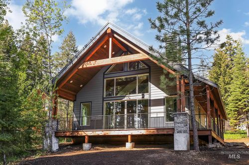 1 Caribou Pkwy, Cascade, ID, 83611 | Card Image