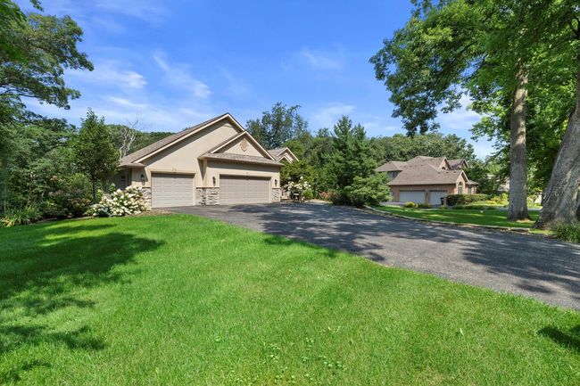10605 Red Hawk Ln, House other with 5 bedrooms, 4 bathrooms and 3 parking in Spring Grove IL | Image 5