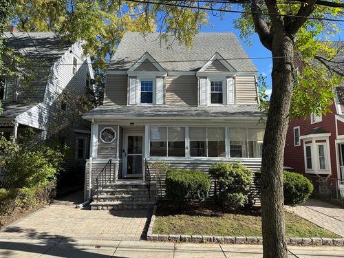 79 Willow Ave, Somerville, MA, 02144-2923 | Card Image