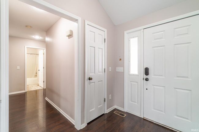 1303 Oak Bay Run, House other with 3 bedrooms, 2 bathrooms and null parking in Fort Wayne IN | Image 13
