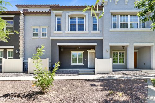 2256 E Huntington Dr, Phoenix, AZ, 85040-5404 | Card Image