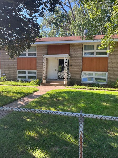 1107 57th Ave N, Brooklyn Center, MN, 55430-2763 | Card Image