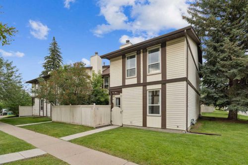 11-3200 60 Street Ne, Calgary, AB, T1Y4K8 | Card Image
