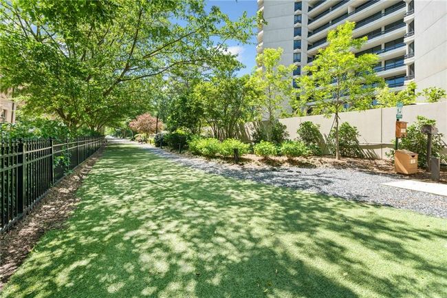 APT-6A - 2660 Peachtree Rd Nw, Condo with 2 bedrooms, 2 bathrooms and 2 parking in Atlanta GA | Image 33