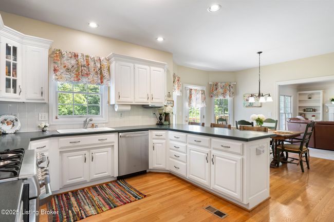 11731 Paramont Way, House other with 4 bedrooms, 4 bathrooms and null parking in Prospect KY | Image 17