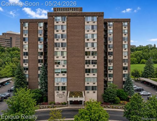 8f-1050 Wall St, Ann Arbor, MI, 48105-1983 | Card Image