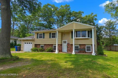 20 Woodridge Ave, Toms River, NJ, 08755-5118 | Card Image