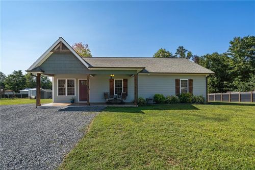 1534 Brock Road, Yadkinville, NC, 27055 | Card Image