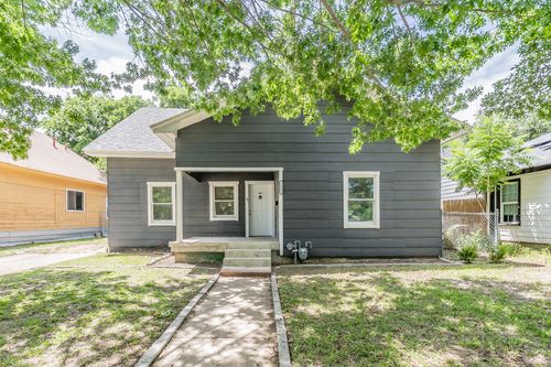 1112 E Leuda St, Fort Worth, TX, 76104-3733 | Card Image