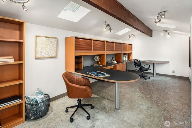 Upstairs double office | Image 18