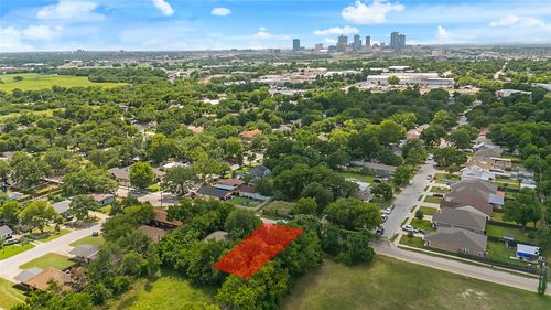 203 Brandies St, Fort Worth, TX, 76111-6516 | Card Image