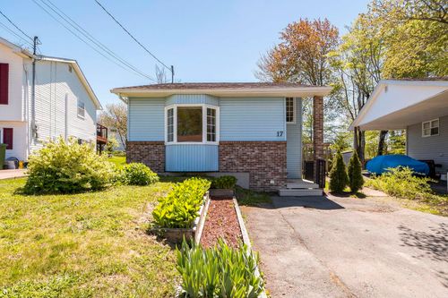 17 Noria Cres, Middle Sackville, NS, B4E2M1 | Card Image