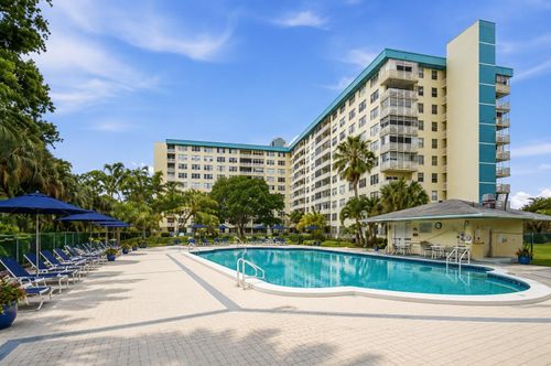 804-4330 Hillcrest Dr, Hollywood, FL, 33021-7969 | Card Image