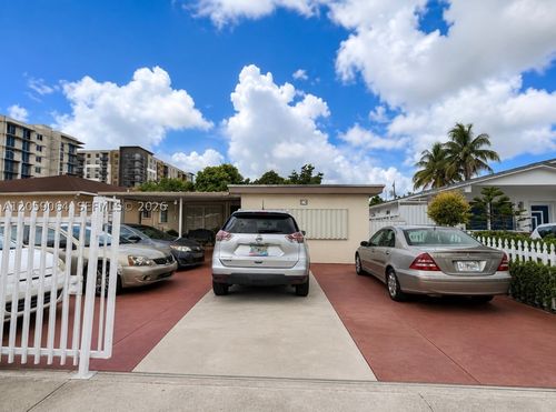 874 E 27th St, Hialeah, FL, 33013-3413 | Card Image