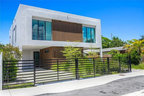 355 Nw 50th St, Miami, FL, 33127-2152 | Card Image